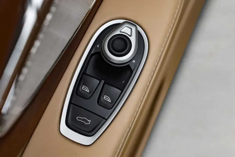 Aston Martin DB12 din 2024 cu 10.990 km - oferta AST195771 - foto 29