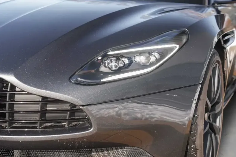 Aston Martin DB11 din 2022 cu 18.641 km - oferta AST195772 - foto 11