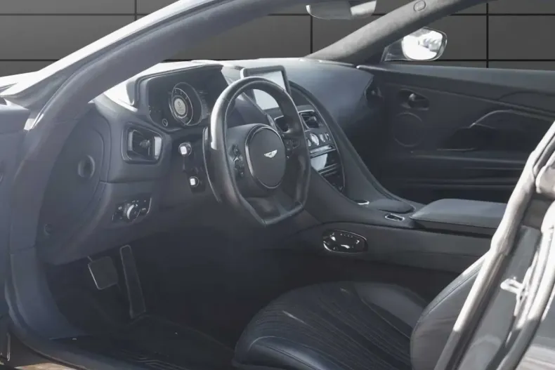 Aston Martin DB11 din 2022 cu 18.641 km - oferta AST195772 - foto 13