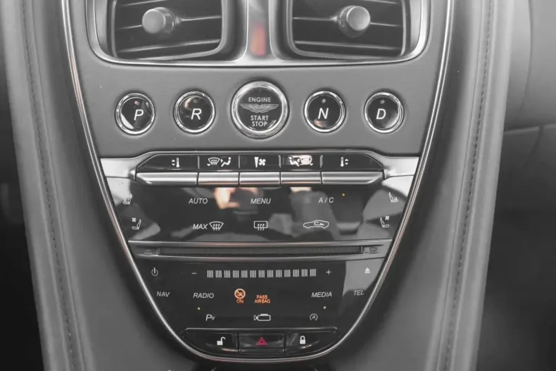 Aston Martin DB11 din 2022 cu 18.641 km - oferta AST195772 - foto 16