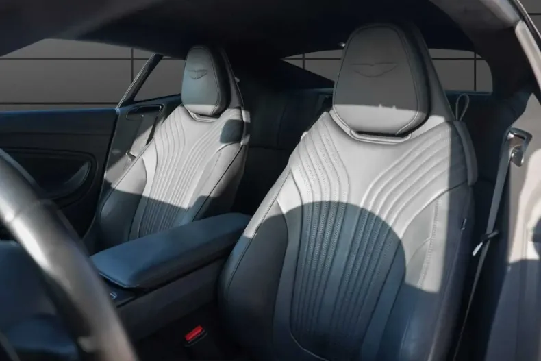 Aston Martin DB11 din 2022 cu 18.641 km - oferta AST195772 - foto 18