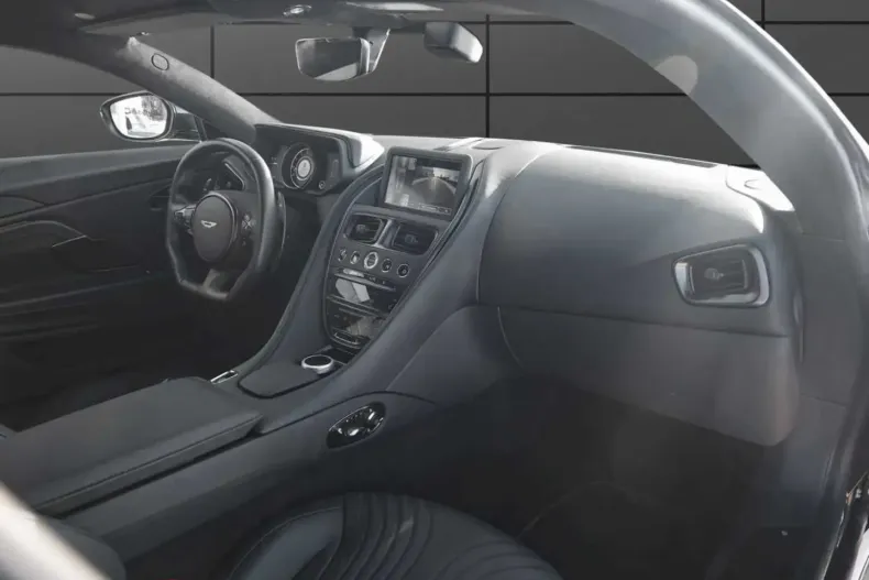 Aston Martin DB11 din 2022 cu 18.641 km - oferta AST195772 - foto 20