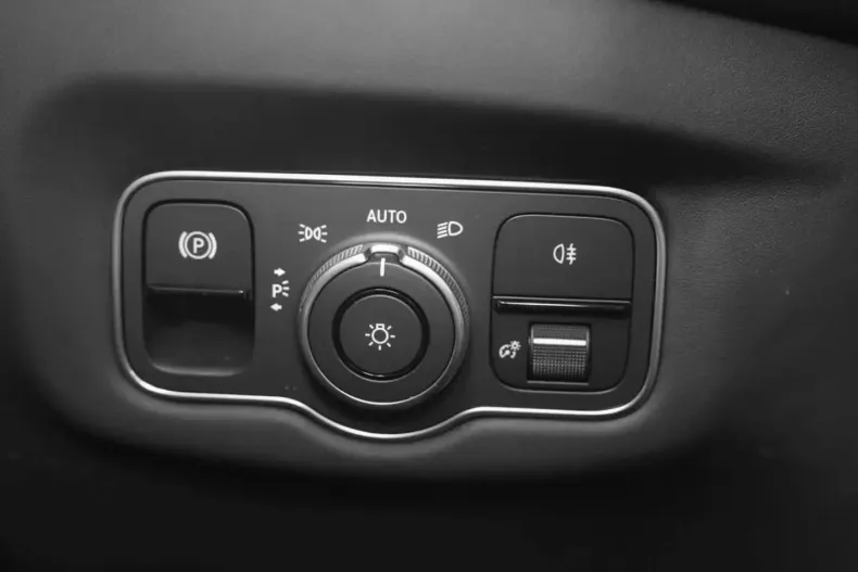 Aston Martin DB11 din 2022 cu 18.641 km - oferta AST195772 - foto 27