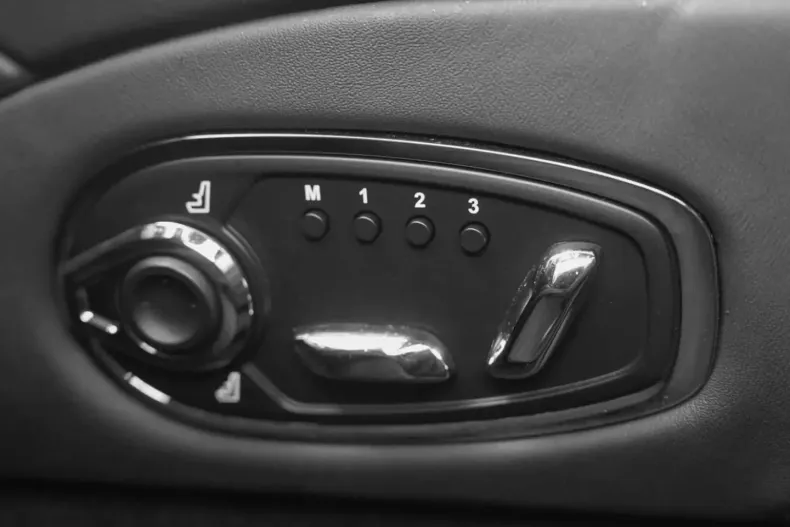 Aston Martin DB11 din 2022 cu 18.641 km - oferta AST195772 - foto 28