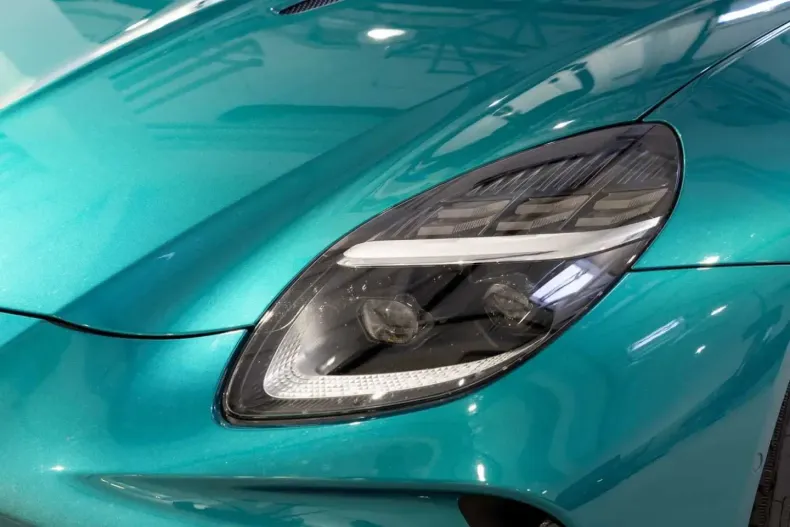 Aston Martin V8 Vantage din 2024 cu 23.600 km - oferta AST195774 - foto 9