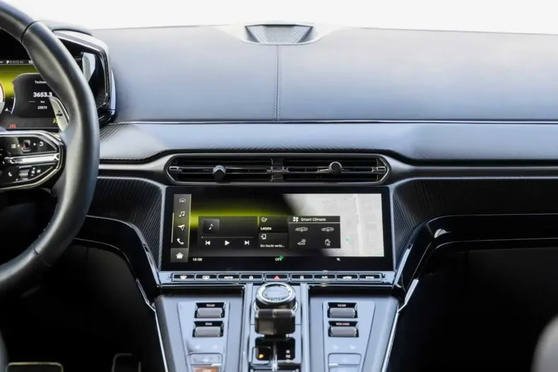 Aston Martin V8 Vantage din 2024 cu 23.600 km - oferta AST195774 - foto 19