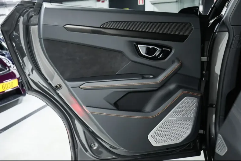 Lamborghini Urus din 2024 cu 6.480 km - oferta LAM195786 - foto 17
