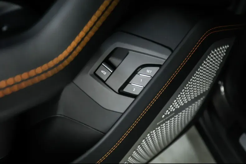 Lamborghini Urus din 2024 cu 6.480 km - oferta LAM195786 - foto 26