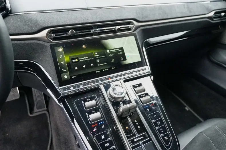 Aston Martin V8 Vantage din 2024 cu 10.000 km - oferta AST195787 - foto 23