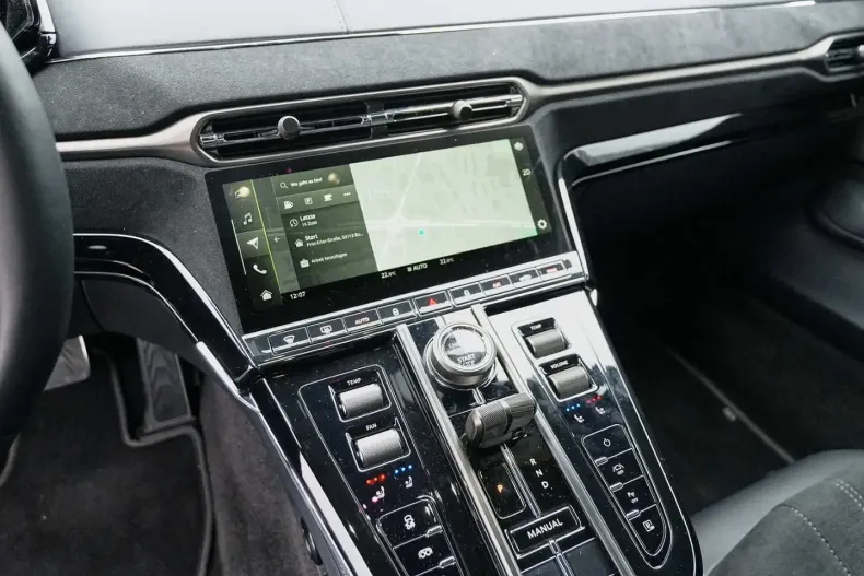 Aston Martin V8 Vantage din 2024 cu 10.000 km - oferta AST195787 - foto 24