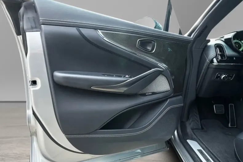 Aston Martin DBX din 2025 cu 20.000 km - oferta AST195788 - foto 18