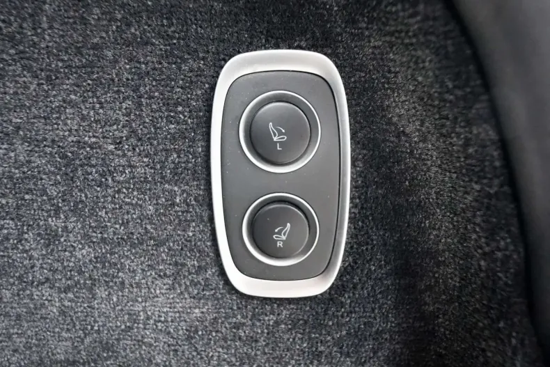 Aston Martin DBX din 2025 cu 20.000 km - oferta AST195788 - foto 32