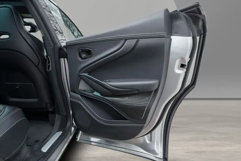 Aston Martin DBX din 2025 cu 20.000 km - oferta AST195788 - foto 34