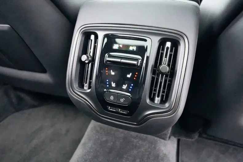 Aston Martin DBX din 2025 cu 20.000 km - oferta AST195788 - foto 37