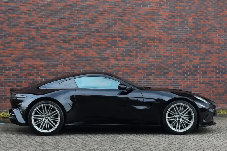 Aston Martin V8 Vantage din 2025 cu 17.076 km - oferta AST195792 - foto 3