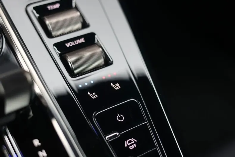 Aston Martin V8 Vantage din 2025 cu 17.076 km - oferta AST195792 - foto 25