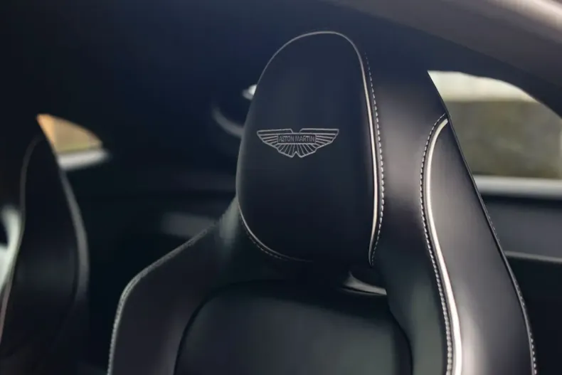 Aston Martin V8 Vantage din 2025 cu 17.076 km - oferta AST195792 - foto 26