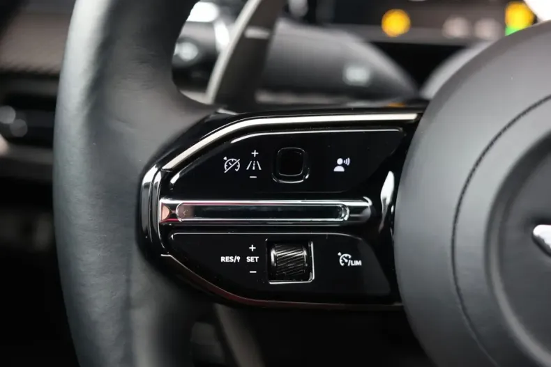 Aston Martin V8 Vantage din 2025 cu 17.076 km - oferta AST195792 - foto 31