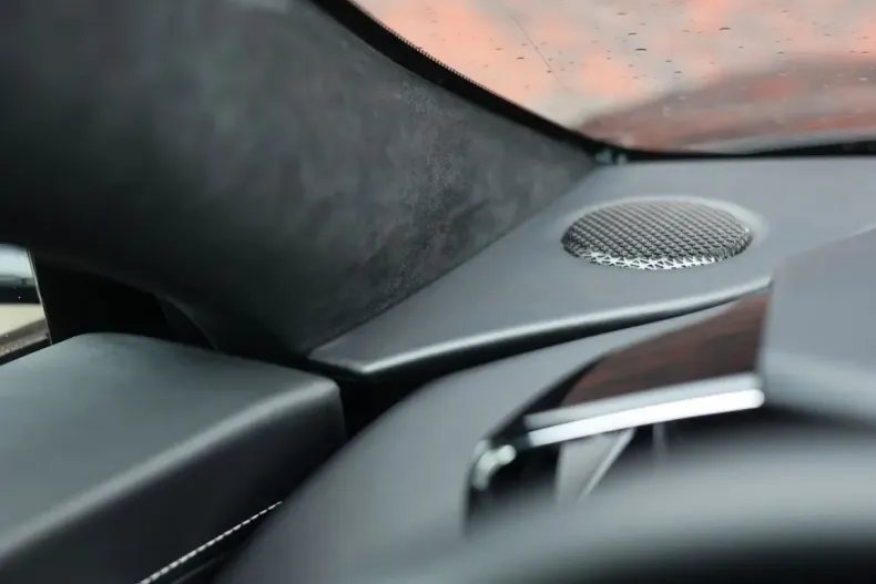 Aston Martin V8 Vantage din 2025 cu 17.076 km - oferta AST195792 - foto 34