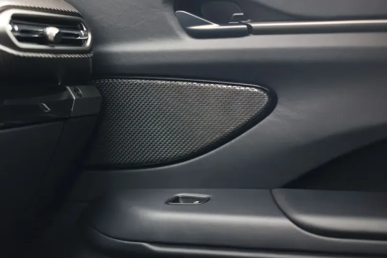 Aston Martin V8 Vantage din 2025 cu 17.076 km - oferta AST195792 - foto 38