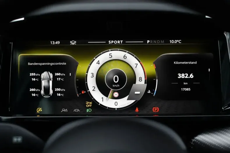 Aston Martin V8 Vantage din 2025 cu 17.076 km - oferta AST195792 - foto 40