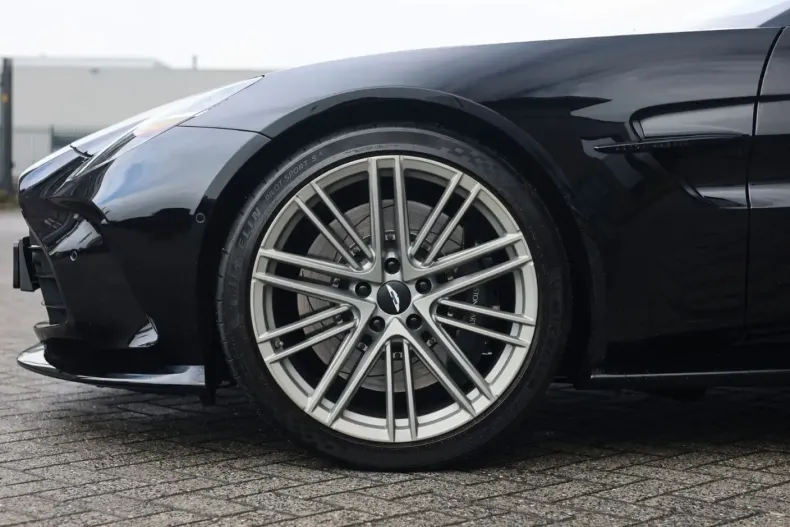 Aston Martin V8 Vantage din 2025 cu 17.076 km - oferta AST195792 - foto 47