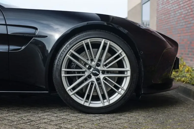 Aston Martin V8 Vantage din 2025 cu 17.076 km - oferta AST195792 - foto 48