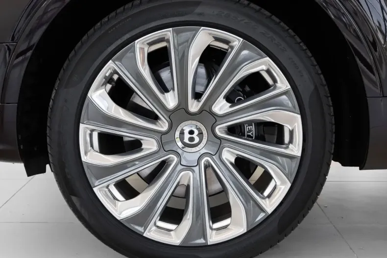 Bentley Bentayga din 2025 cu 8.900 km - oferta BEN195793 - foto 27