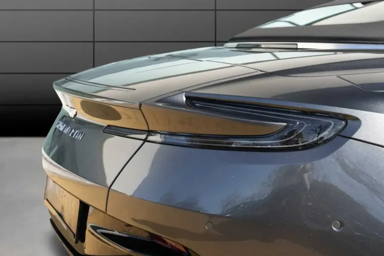 Aston Martin DB12 din 2024 cu 16.490 km - oferta AST195796 - foto 13