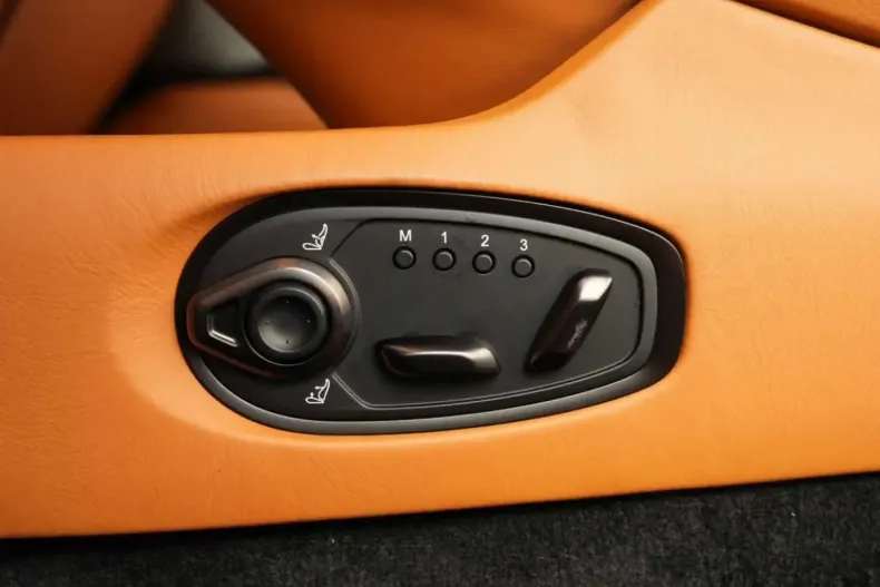 Aston Martin DB12 din 2024 cu 16.490 km - oferta AST195796 - foto 26