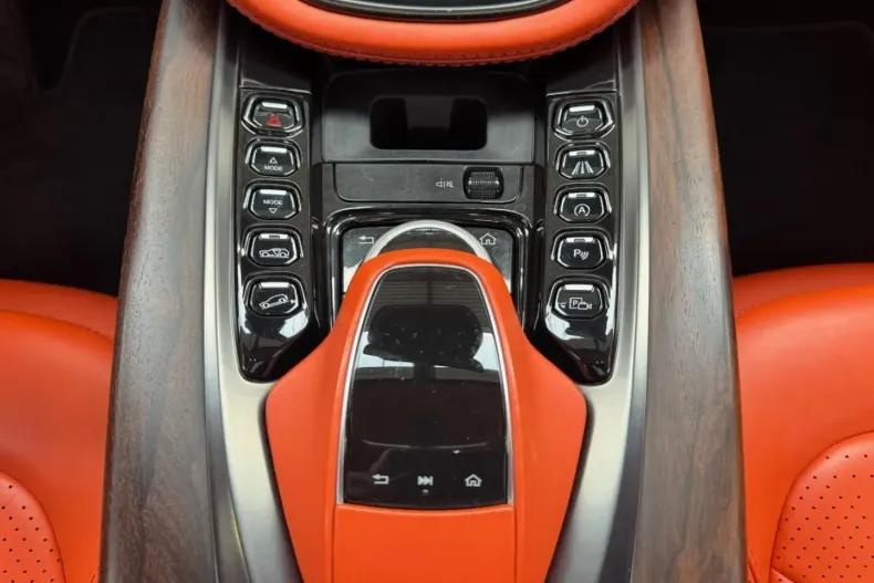 Aston Martin DBX din 2021 cu 71.000 km - oferta AST195802 - foto 38