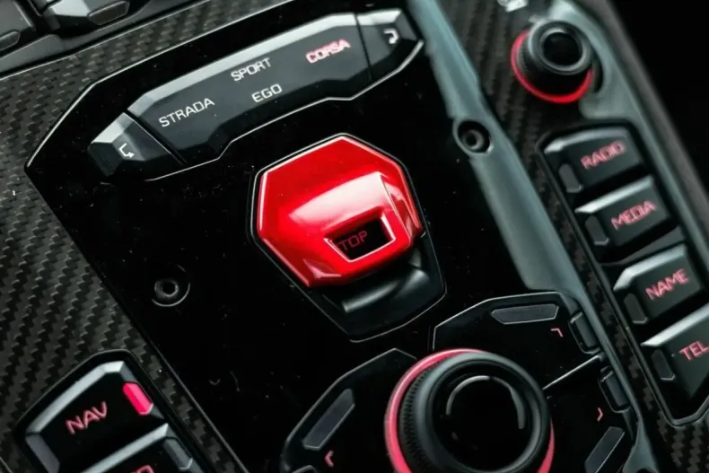 Lamborghini Revuelto din 2022 cu 37.800 km - oferta LAM195807 - foto 46