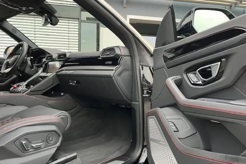 Lamborghini Urus din 2021 cu 38.745 km - oferta LAM195808 - foto 25