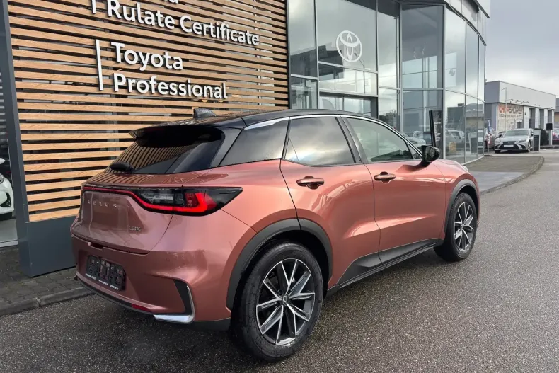 Lexus LBX din 2026 cu 5 km - oferta LEX195814 - foto 4