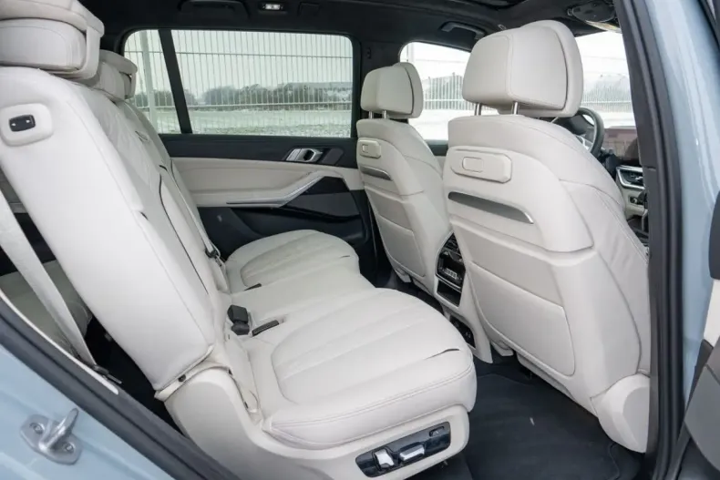 BMW X7 (Seria X) din 2025 cu 14.071 km - oferta BMW195816 - foto 8