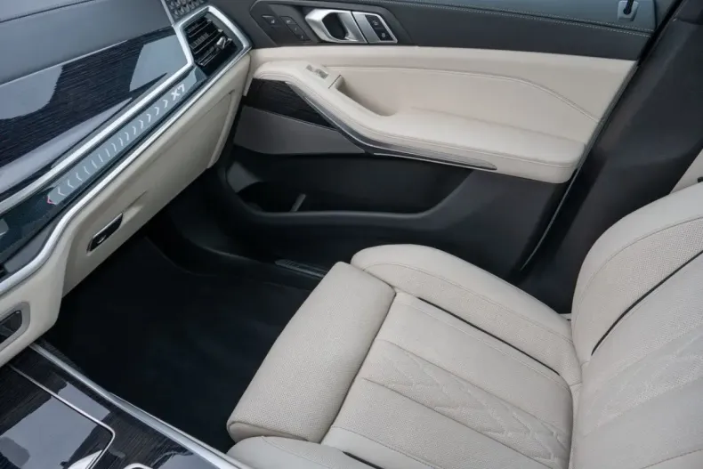 BMW X7 (Seria X) din 2025 cu 14.071 km - oferta BMW195816 - foto 15