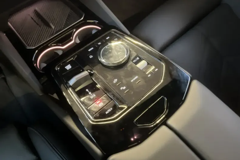 BMW 530 (Seria 5) din 2025 cu 7.130 km - oferta BMW195849 - foto 14