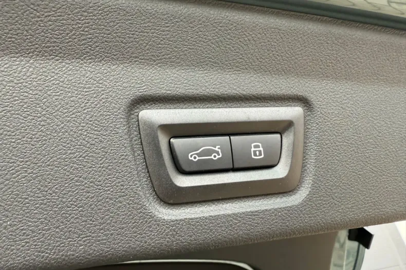 BMW i4 (Seria 4) din 2024 cu 15.038 km - oferta BMW195850 - foto 30