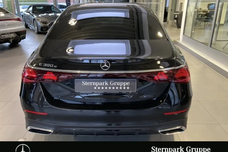 Mercedes-Benz E 300 (Clasa E) din 2024 cu 17.990 km - oferta MER195854 - foto 3