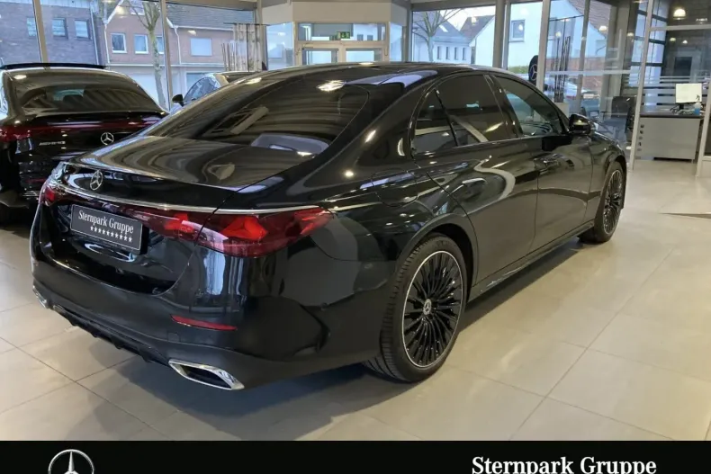 Mercedes-Benz E 300 (Clasa E) din 2024 cu 17.990 km - oferta MER195854 - foto 4