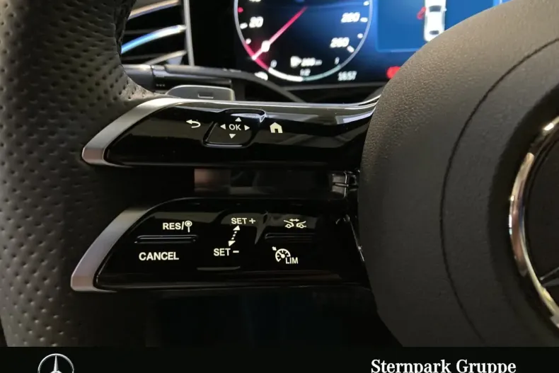 Mercedes-Benz E 300 (Clasa E) din 2024 cu 17.990 km - oferta MER195854 - foto 15