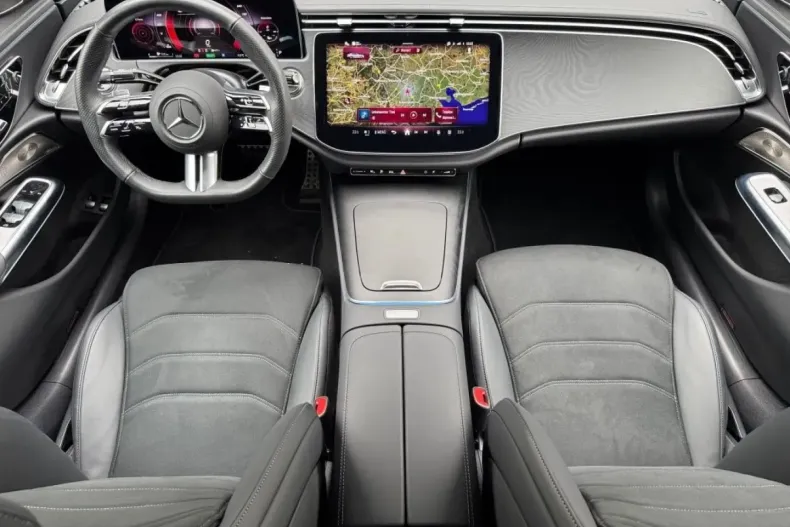 Mercedes-Benz E 300 (Clasa E) din 2024 cu 14.600 km - oferta MER195858 - foto 3