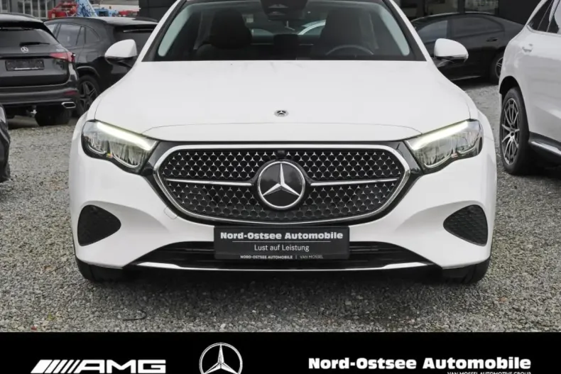 Mercedes-Benz E 300 (Clasa E) din 2024 cu 18.543 km - oferta MER195860 - foto 2