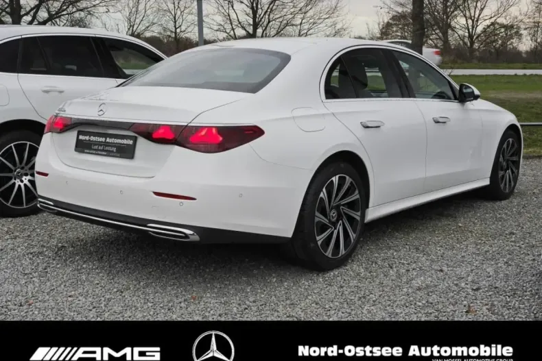 Mercedes-Benz E 300 (Clasa E) din 2024 cu 18.543 km - oferta MER195860 - foto 4