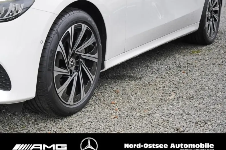 Mercedes-Benz E 300 (Clasa E) din 2024 cu 18.543 km - oferta MER195860 - foto 5