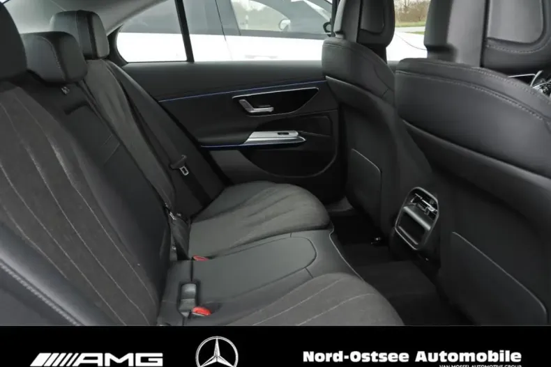 Mercedes-Benz E 300 (Clasa E) din 2024 cu 18.543 km - oferta MER195860 - foto 12