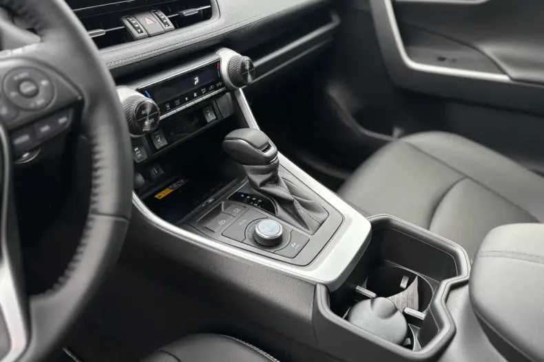 Toyota RAV4 din 2026 cu 4.000 km - oferta TOY195861 - foto 14