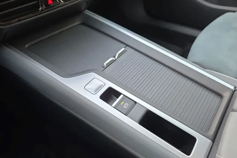 Volkswagen Passat din 2024 cu 36.946 km - oferta VOL195891 - foto 21