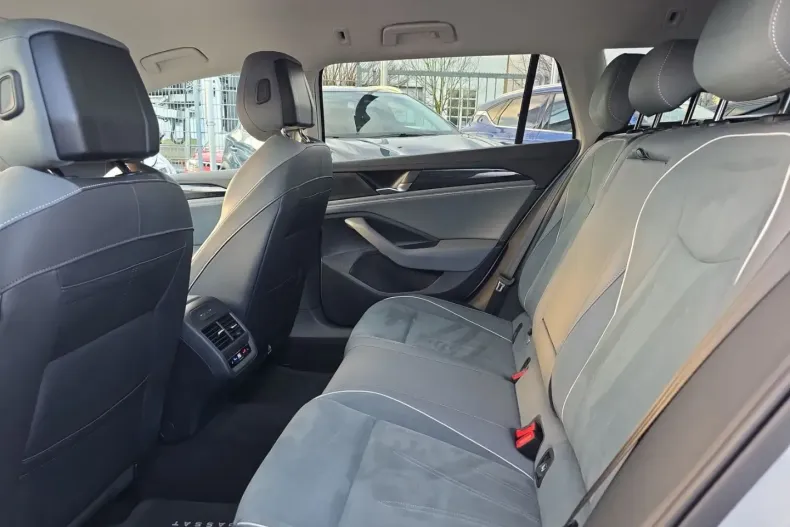 Volkswagen Passat din 2024 cu 36.946 km - oferta VOL195891 - foto 24