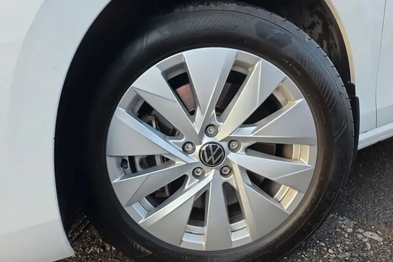 Volkswagen Passat din 2024 cu 36.946 km - oferta VOL195891 - foto 31